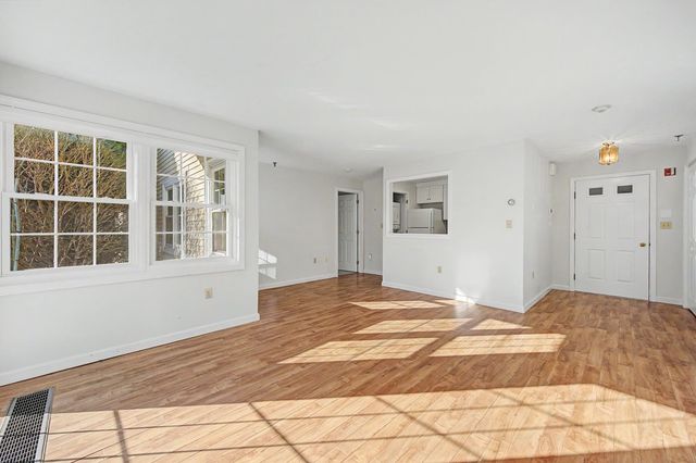 332 Parkside Rd Unit 3, New London, NH 03257