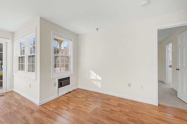 332 Parkside Rd Unit 3, New London, NH 03257