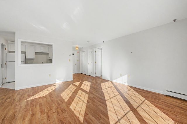 332 Parkside Rd Unit 3, New London, NH 03257