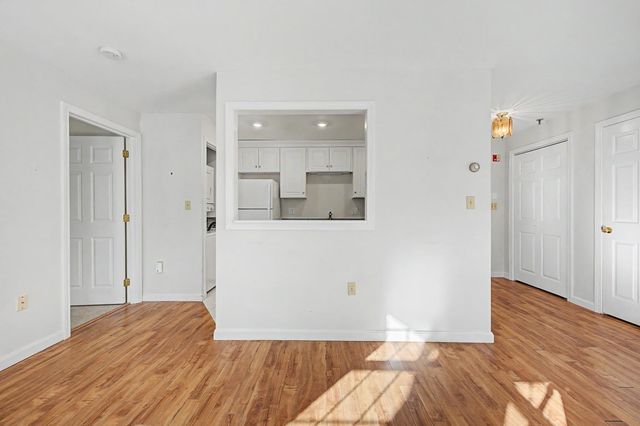 332 Parkside Rd Unit 3, New London, NH 03257