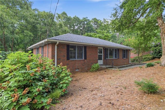 106 Larose Circle SE, Marietta, GA 30060