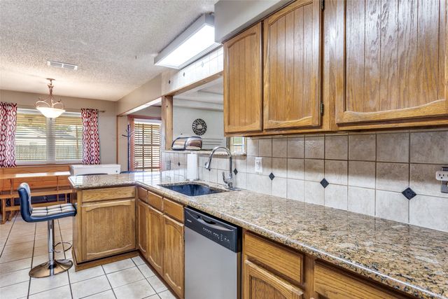 212 Casas Del Sur Street, Granbury, TX 76049