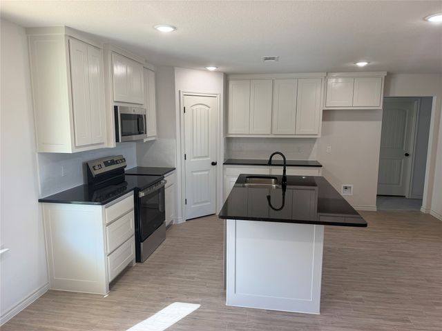 1005 Virgil Court, Springtown, TX 76082