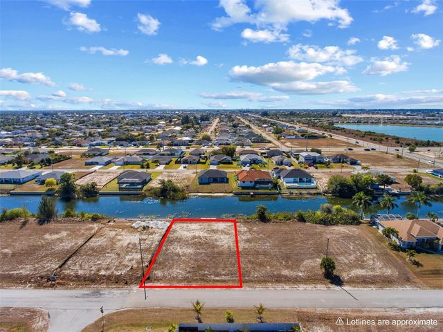704 NW 9TH STREET, Cape Coral, FL 33993