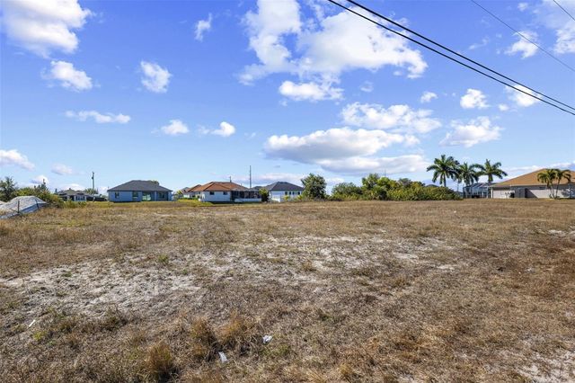 704 NW 9TH STREET, Cape Coral, FL 33993