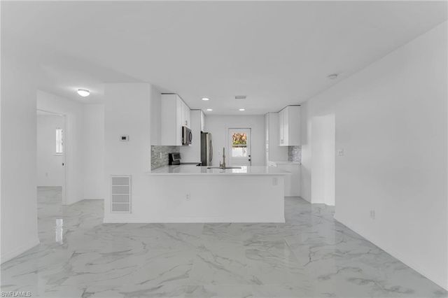 1012 Monroe DR, Lehigh Acres, FL 33936