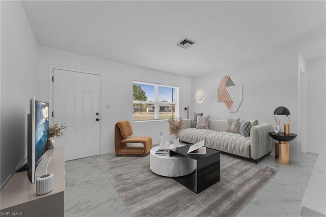 1012 Monroe DR, Lehigh Acres, FL 33936