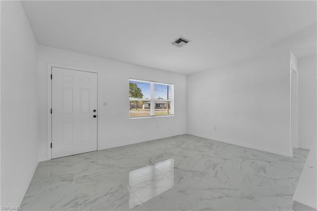 1012 Monroe DR, Lehigh Acres, FL 33936