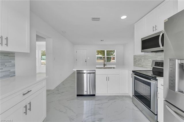 1012 Monroe DR, Lehigh Acres, FL 33936