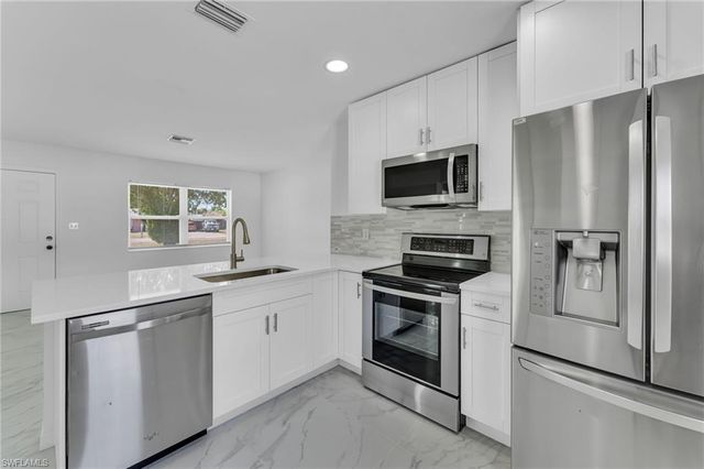 1012 Monroe DR, Lehigh Acres, FL 33936