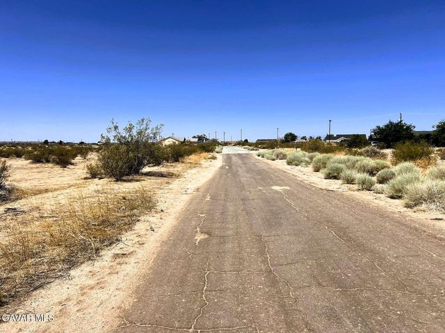 10932 Harvard Avenue, California City, CA 93505