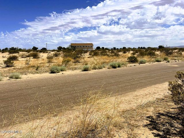 10932 Harvard Avenue, California City, CA 93505