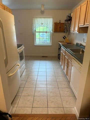 212 Hillside Lane, Ellenville, NY 12428