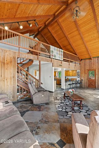 13619 Summitview Ext Rd, Yakima, WA 98908