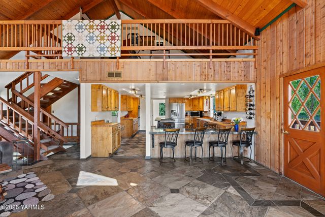 13619 Summitview Ext Rd, Yakima, WA 98908