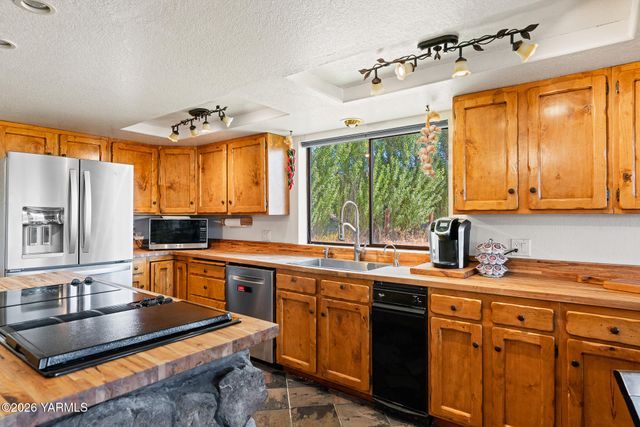 13619 Summitview Ext Rd, Yakima, WA 98908