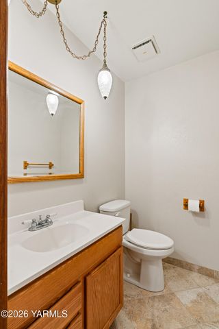 13619 Summitview Ext Rd, Yakima, WA 98908