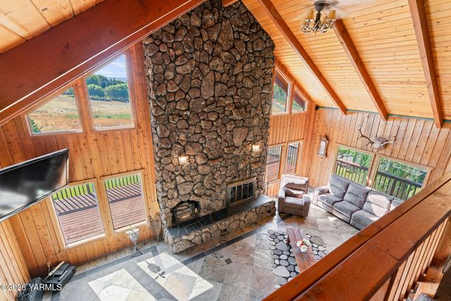 13619 Summitview Ext Rd, Yakima, WA 98908