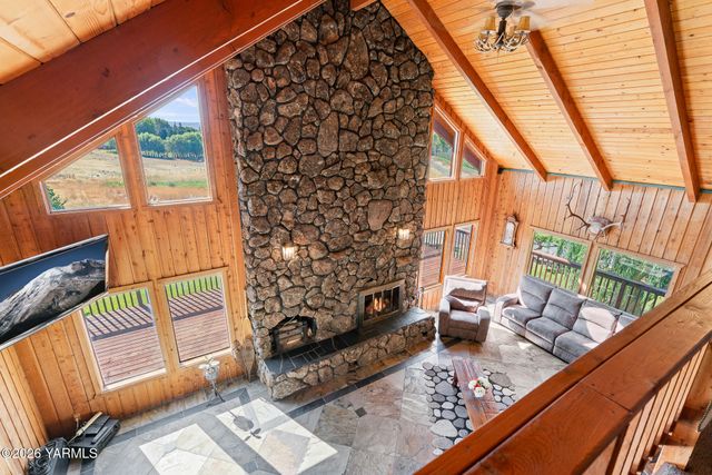 13619 Summitview Ext Rd, Yakima, WA 98908