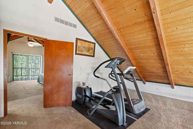 13619 Summitview Ext Rd, Yakima, WA 98908