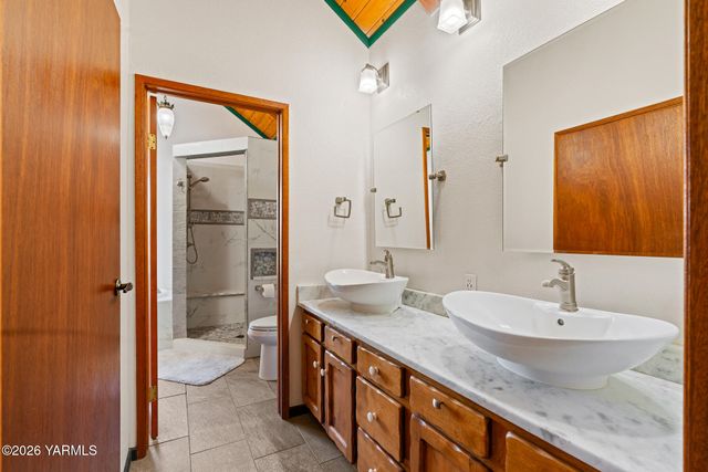 13619 Summitview Ext Rd, Yakima, WA 98908