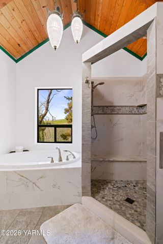 13619 Summitview Ext Rd, Yakima, WA 98908