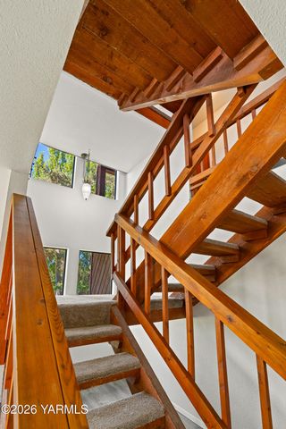 13619 Summitview Ext Rd, Yakima, WA 98908