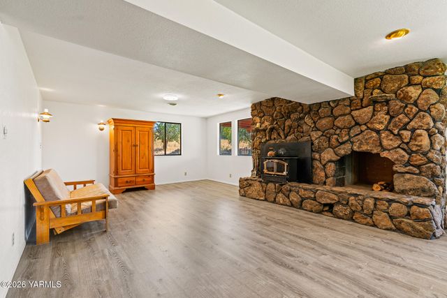 13619 Summitview Ext Rd, Yakima, WA 98908