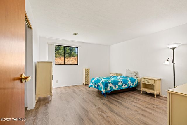 13619 Summitview Ext Rd, Yakima, WA 98908