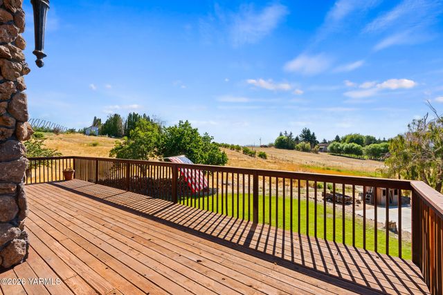 13619 Summitview Ext Rd, Yakima, WA 98908