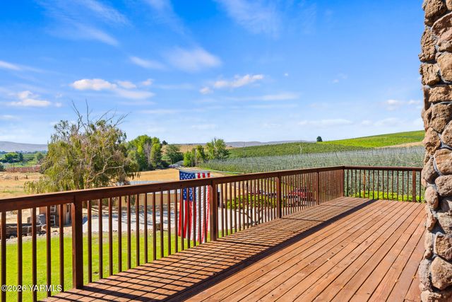 13619 Summitview Ext Rd, Yakima, WA 98908