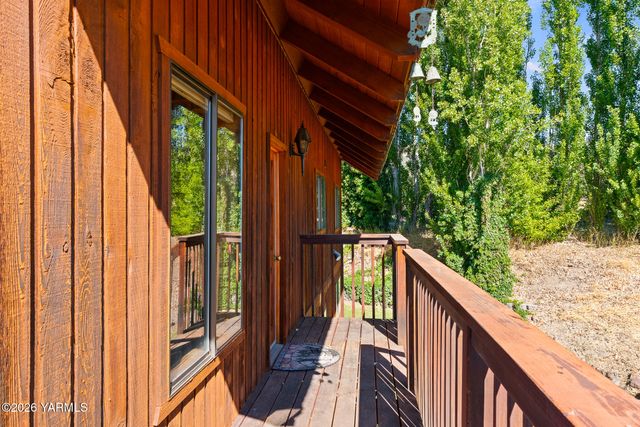 13619 Summitview Ext Rd, Yakima, WA 98908