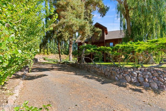 13619 Summitview Ext Rd, Yakima, WA 98908