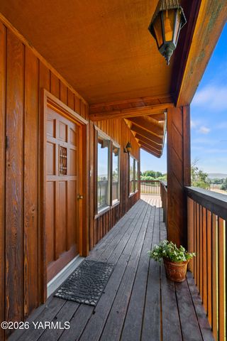 13619 Summitview Ext Rd, Yakima, WA 98908