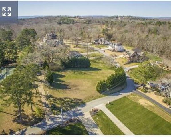 6821 Lakeshore Drive, Chattanooga, TN 37416