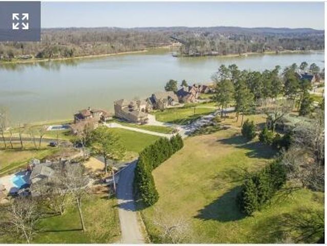 6821 Lakeshore Drive, Chattanooga, TN 37416