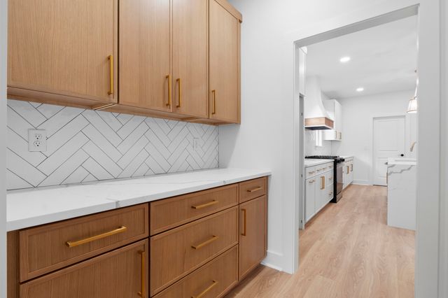 6821 Lakeshore Drive, Chattanooga, TN 37416