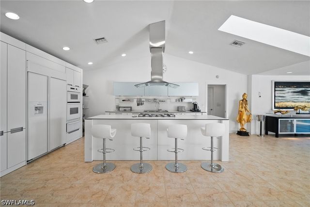 319 Pirates Bight, Naples, FL 34103