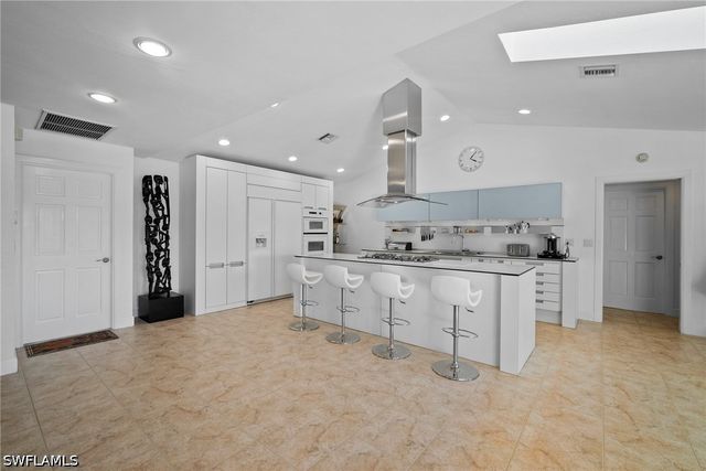 319 Pirates Bight, Naples, FL 34103