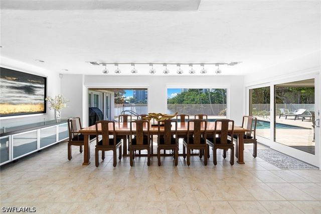 319 Pirates Bight, Naples, FL 34103