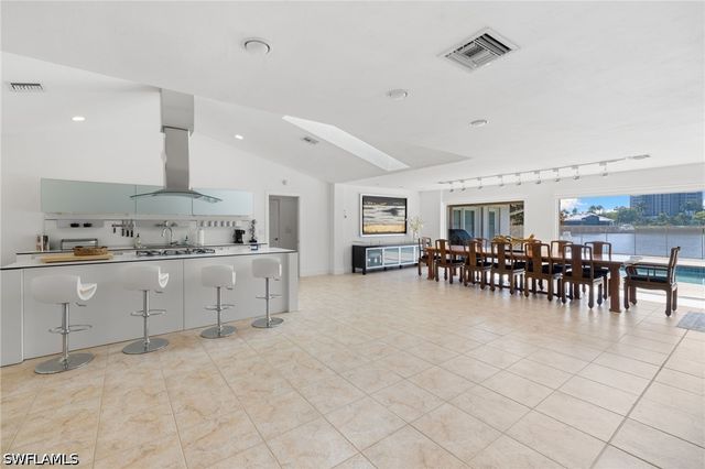 319 Pirates Bight, Naples, FL 34103