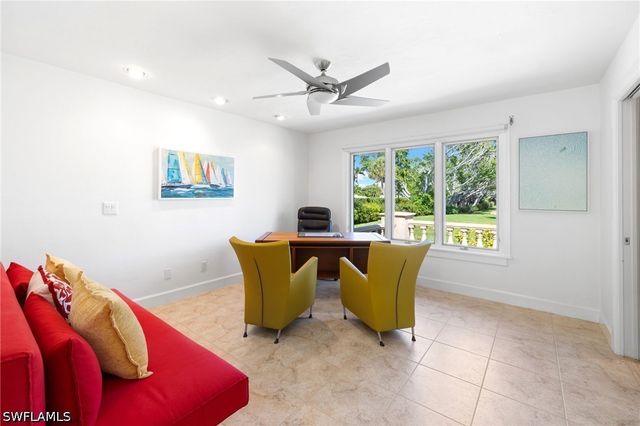 319 Pirates Bight, Naples, FL 34103