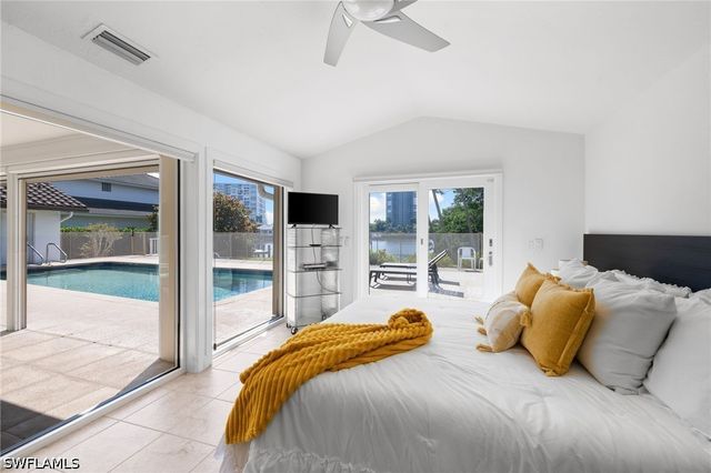 319 Pirates Bight, Naples, FL 34103