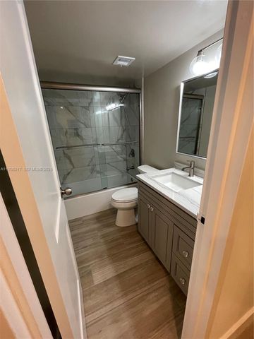 1831 NE 38th St 403, Oakland Park, FL 33308