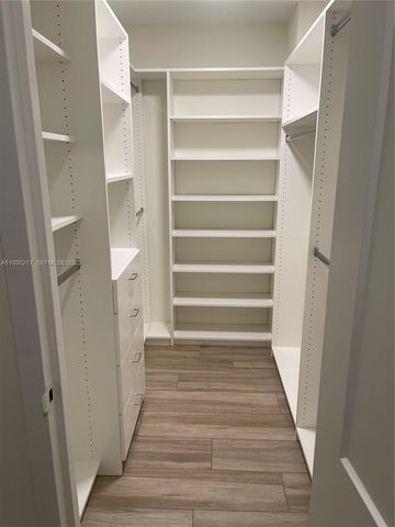 1831 NE 38th St 403, Oakland Park, FL 33308