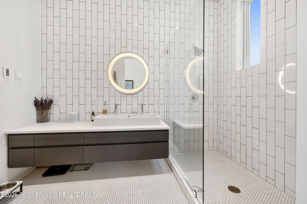 455 E BROADWAY Avenue, Jackson, WY 83001 photo 10