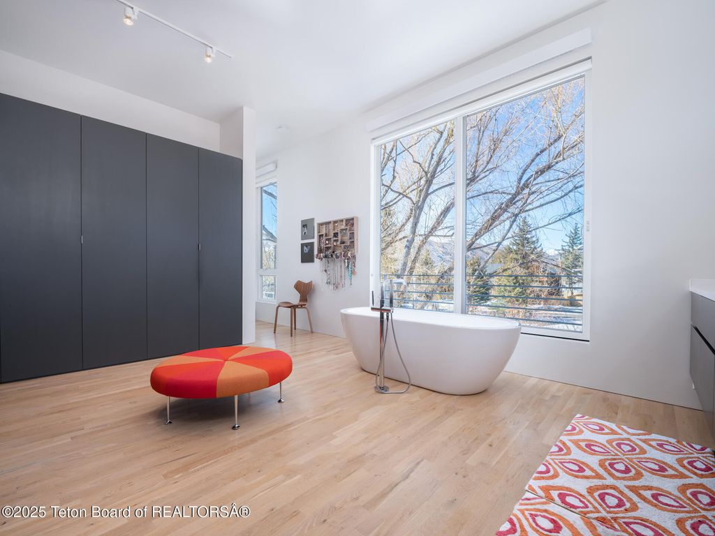 455 E BROADWAY Avenue, Jackson, WY 83001 photo 12