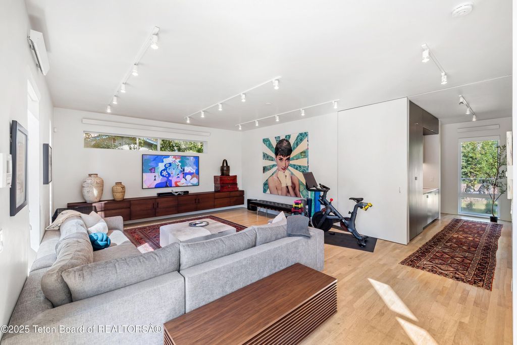 455 E BROADWAY Avenue, Jackson, WY 83001 photo 19