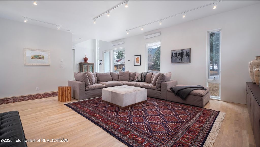 455 E BROADWAY Avenue, Jackson, WY 83001 photo 20