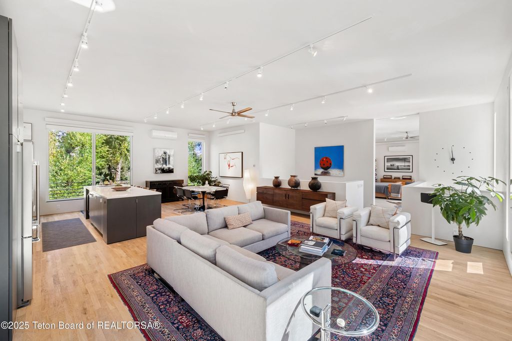 455 E BROADWAY Avenue, Jackson, WY 83001 photo 8